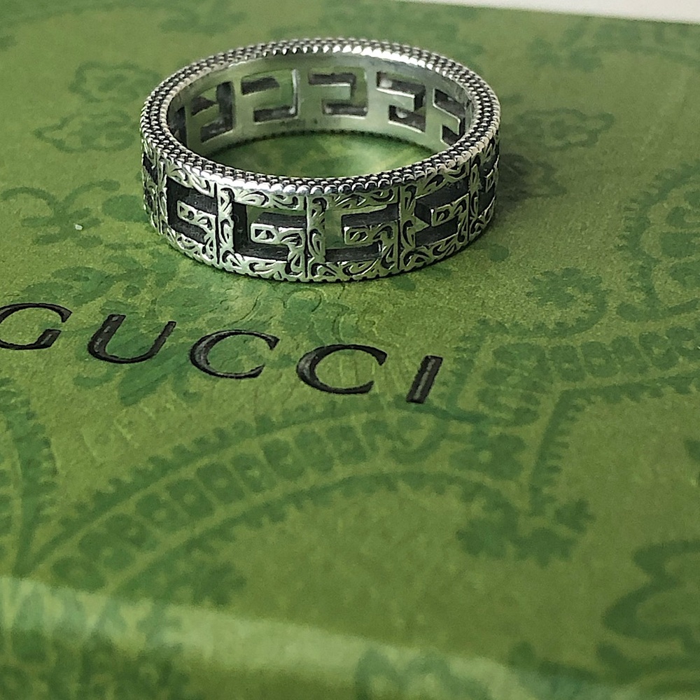 GUCCI GG Cut Out Engraved Sterling Silver Interlinked Ring Size 9.5 US, (21) - Picture 3 of 14
